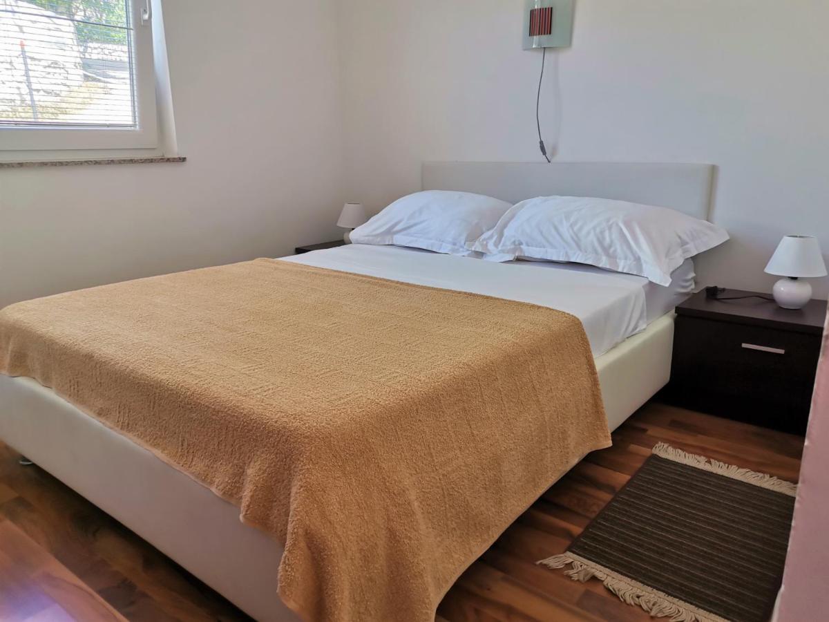 Apartments Lumar Palit Екстериор снимка