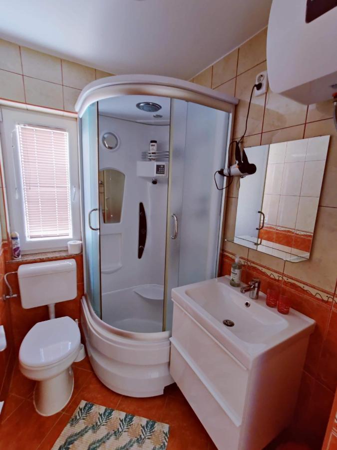 Apartments Lumar Palit Екстериор снимка