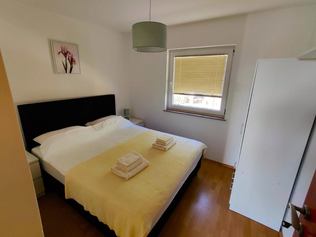 Apartments Lumar Palit Екстериор снимка